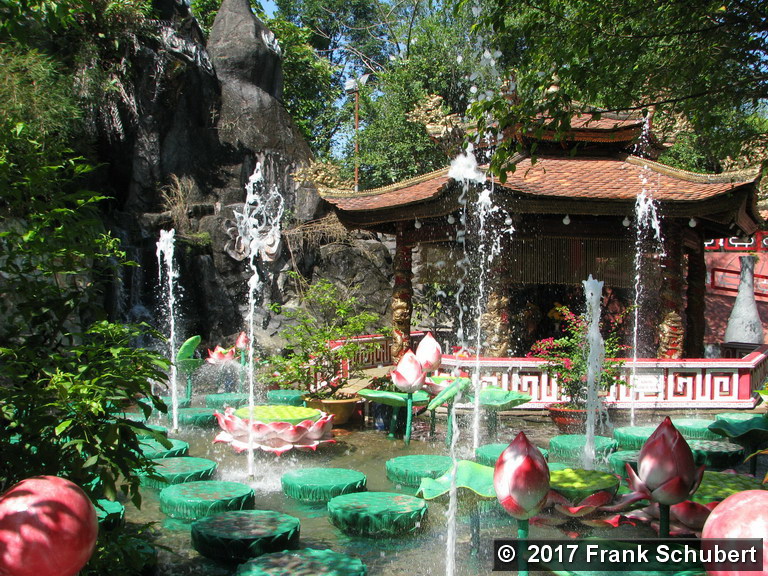 Suoi Tien Park