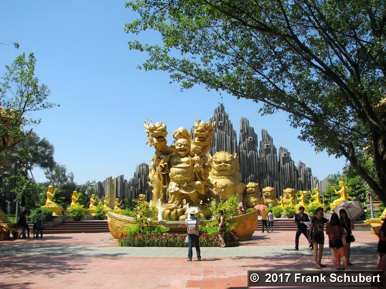 Suoi Tien Park