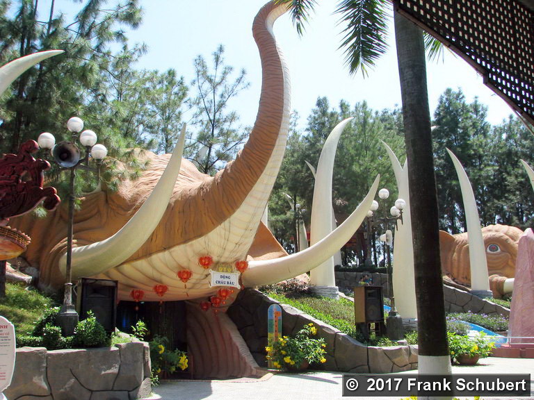 Suoi Tien Park